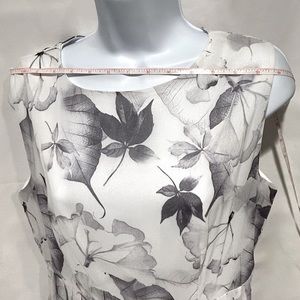YISHIQI women’s wht & grey sleeveless dress, with slip, size LG, 43” L, 14” W.